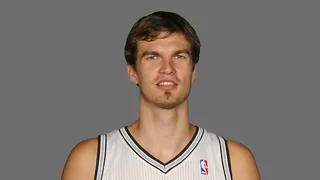 Un Tiago Splitter sano vale por dos