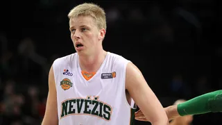 Gediminas Zyle, refuerzo interior para Coruña. Víctor Serrano llega a Cáceres