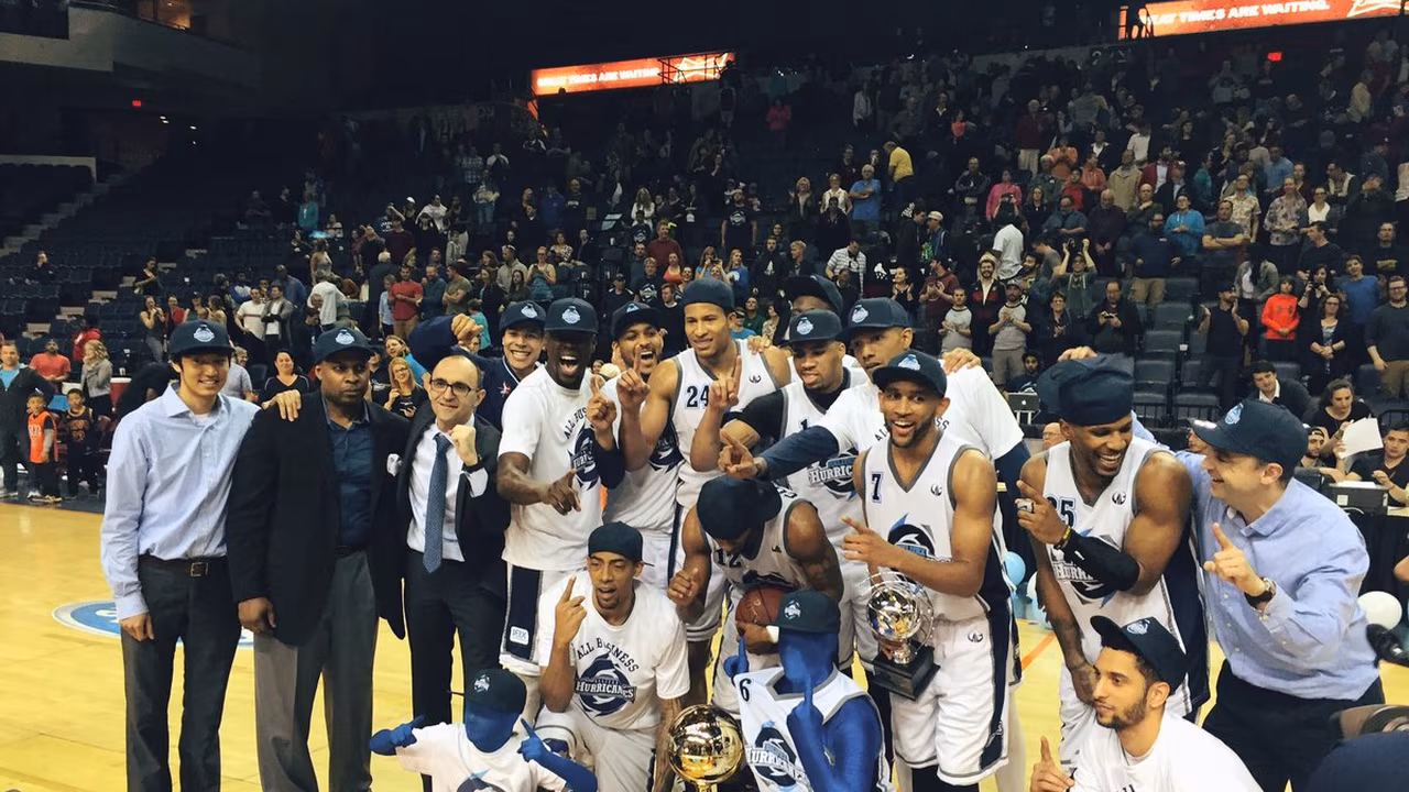 Hugo López se corona campeón en Canadá con Hallifax Hurricanes