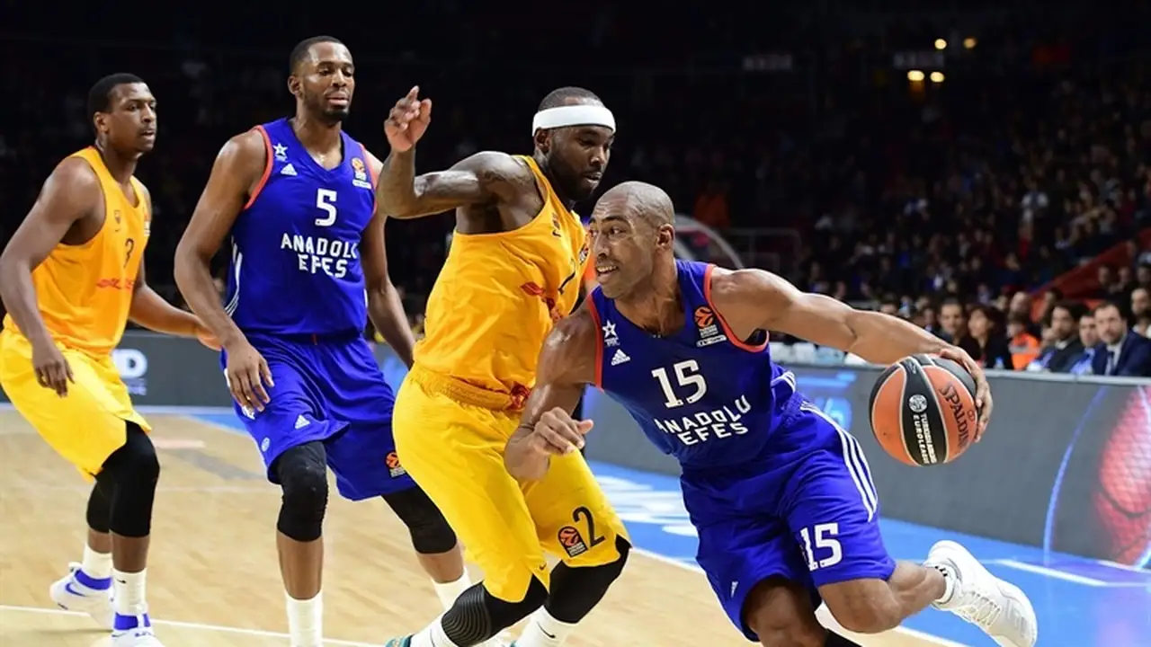 Un gran Rice no es capaz de evitar la emocionante victoria de Anadolu Efes (72-68)