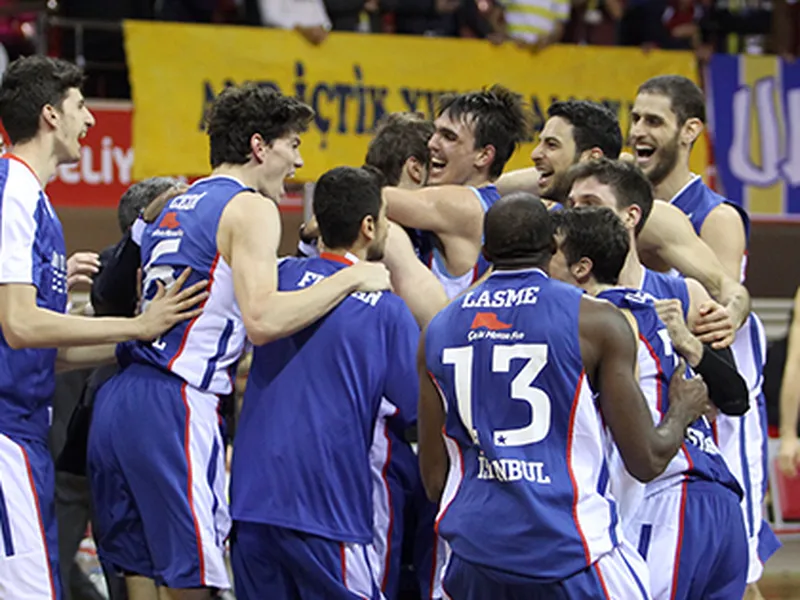 Anadolu Efes conquista la Copa turca con Thomas Heurtel de MVP
