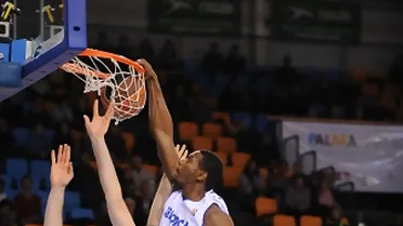 Regal FC Barcelona se conecta a tiempo para acabar con Menorca Bàsquet en el último periodo (73-78)