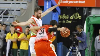 Álex Urtasun renueva con Baloncesto Sevilla por una temporada