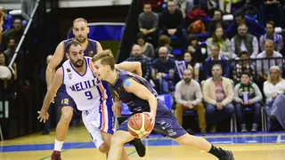 Andriuskevicius y Agada dejan líder a CB Prat; remontada de Oviedo ante Melilla