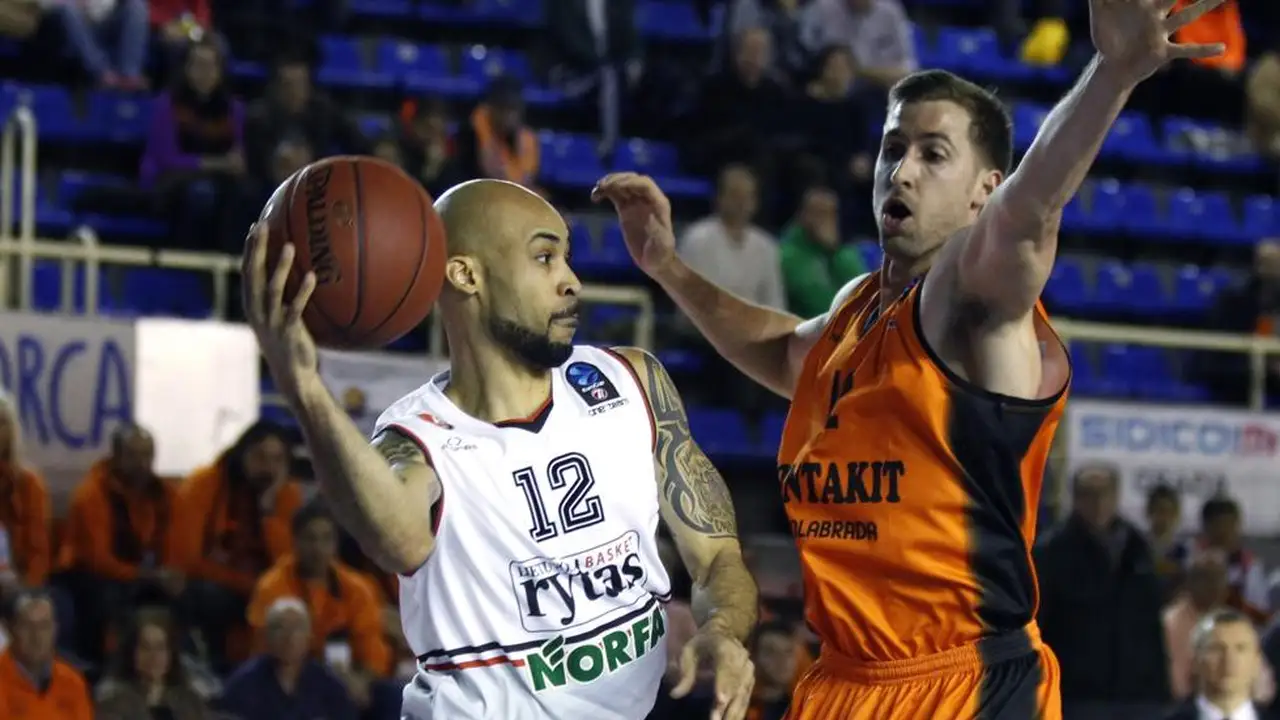 La segunda unidad da el do de pecho y el top 16 a Fuenlabrada ante Lietuvos (81-70)