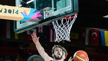 El minuto de silencio que no fue; la mejor noche de Guler. Aldemir se va a los Sixers