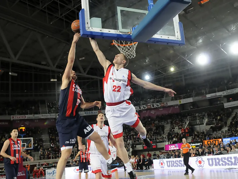 Asselin y Downs terminan con la paciencia del Iradier Arena (65-76)