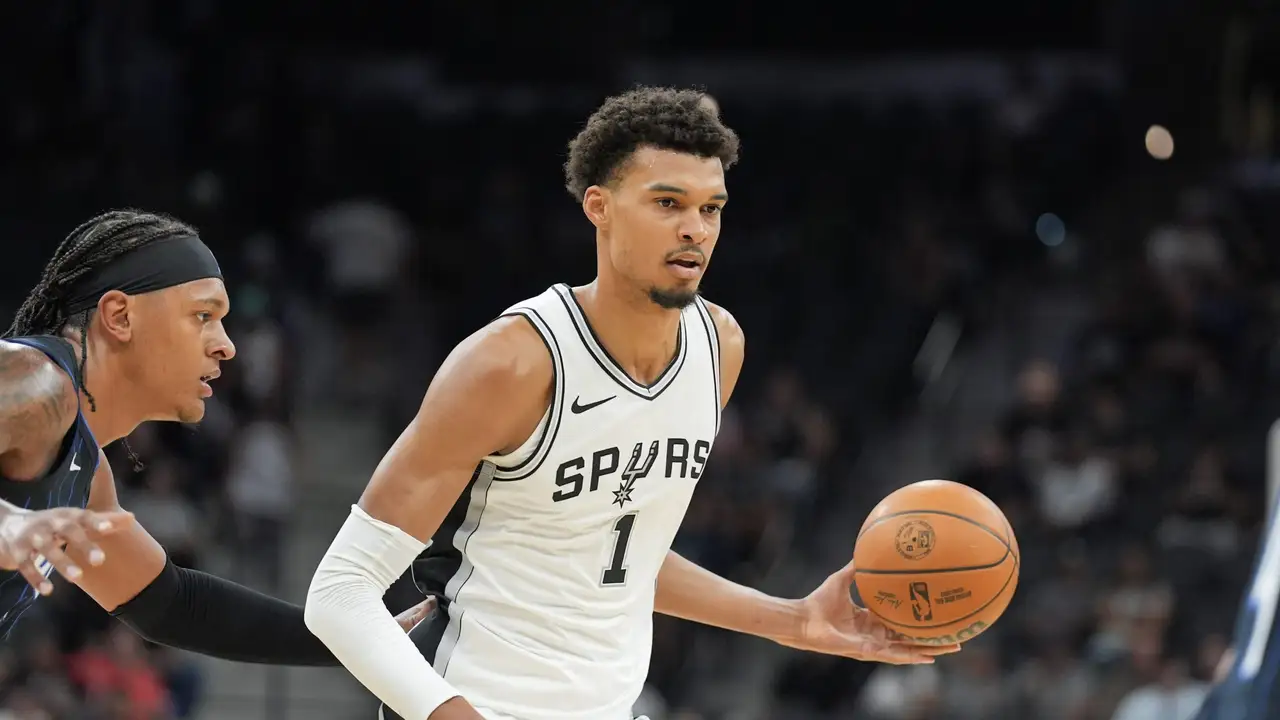 Los desafíos de Victor Wembanyama en su segundo año NBA