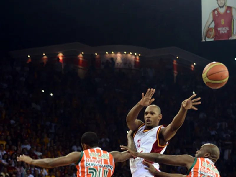 ¡Galatasaray se lleva la liga turca 23 años después! Jamont Gordon, MVP