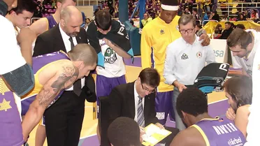 Entrevista a Roberto González: ¿Cómo consigue el club incorporar nuevos jugadores?