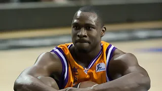 Valencia Basket recupera confianza a base de defensa para derrotar a un gran Lagun Aro (69-60)