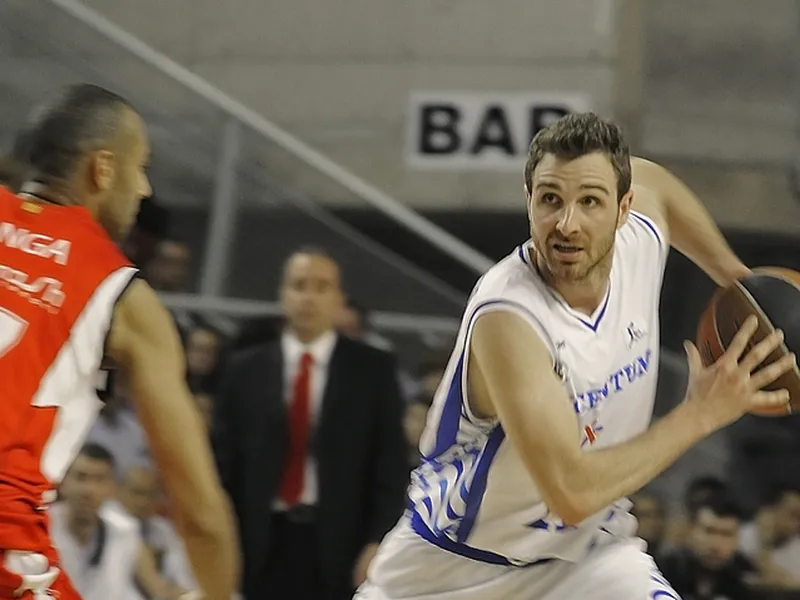 Álex Urtasun, tras un año en blanco, regresa a las canchas con Planasa Navarra