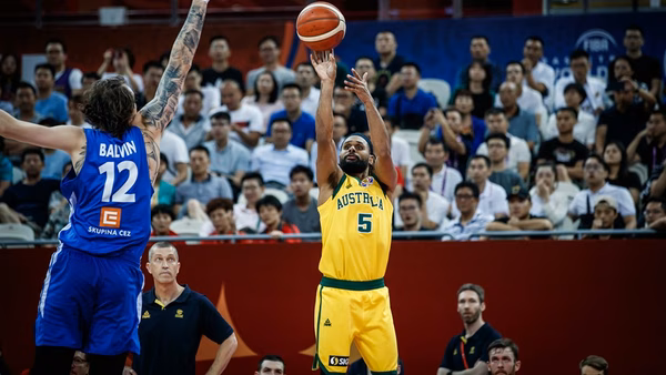 El poderío australiano puede con las ganas checas y serán el rival de España en semis