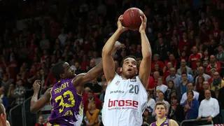 Elias Harris, un exLakers para la BBL. Cuadruple empate en el MVP de la Jornada