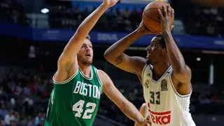 Más quebraderos de cabeza para el Real Madrid: preocupa la muñeca de Trey Thompkins