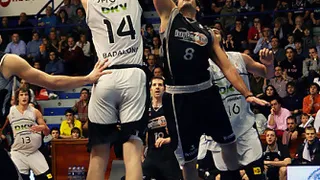 Victoria verdinegra con Amanda Castell en el recuerdo