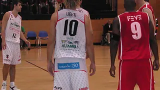 Lagun Aro Bilbao Basket comienza la pretemporada venciendo con facilidad al Alerta Cantabria (97-70)