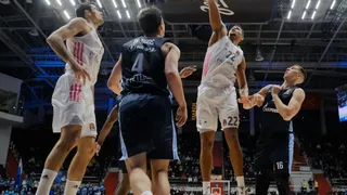 El Real Madrid sale vivo de San Petersburgo (71-75)
