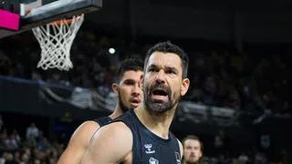 Rafa Martínez ejecuta su venganza y pone a RETAbet Bilbao Basket como líder (83-79)
