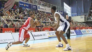 Los números de Charlie Bell no ayudan al Leche Río a mejorar