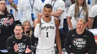 Victor Wembanyama lidera a los Spurs en ambos extremos en el arrollador Game 4 ante el Thunder