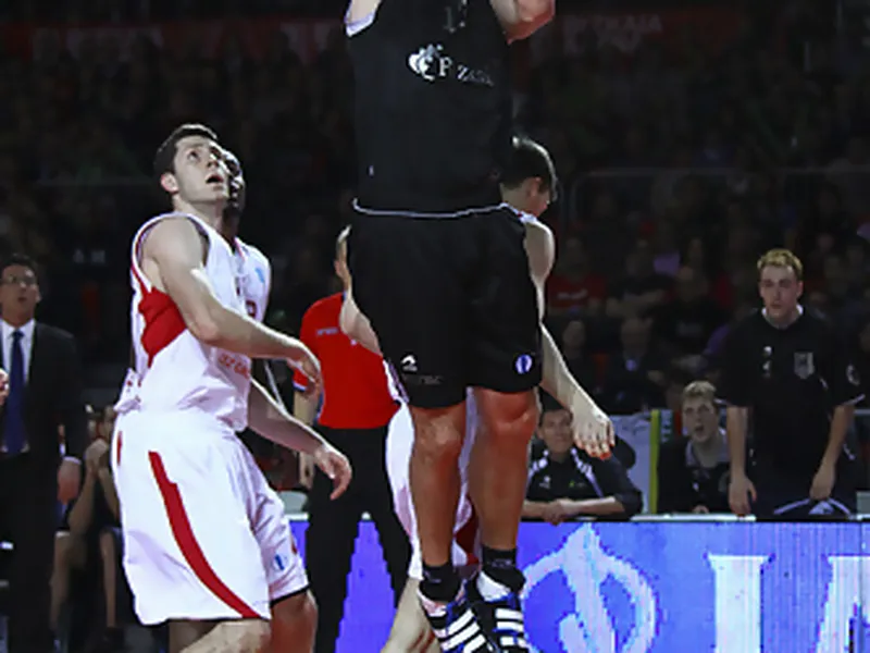 De Colo, Nielsen y Banic, incluidos en el Quinteto Ideal de la Eurocup 2009/10. Augustine, en el segundo