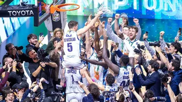 Un español triunfa en el campeón Napoli Basket. De jugador a los despachos