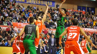 Shawn Dawson seguirá en Divina Seguros Joventut hasta verano de 2020