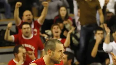 El Assignia Manresa se aferra al Nou Congost para seguir vivo (74-66)