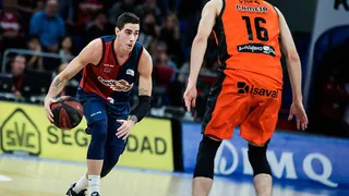 El Kirolbet Baskonia sigue en modo rodillo tras ganar al Valencia Basket (77-56).