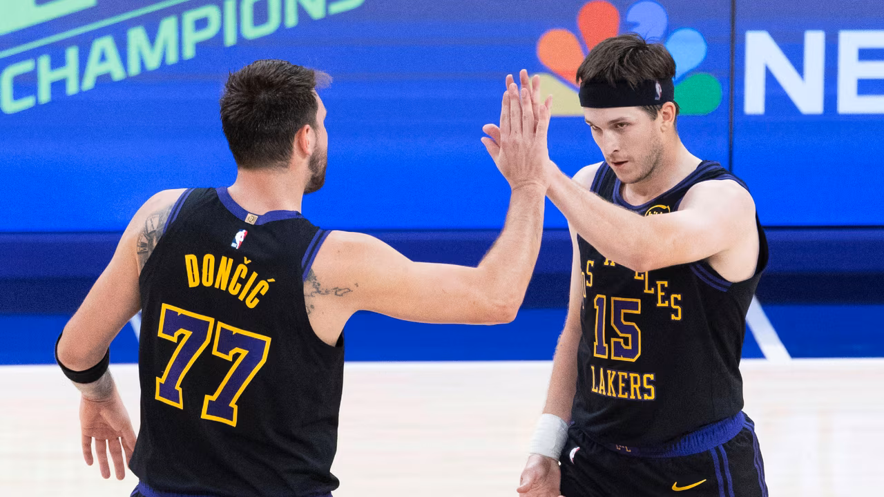 ¿Pueden los Lakers buscar refuerzos en el mercado tras las lesiones de Doncic y Reaves?