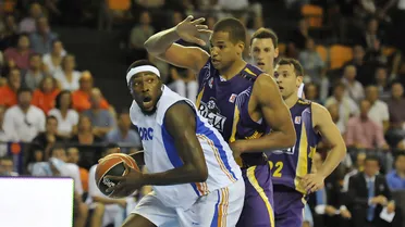 El Menorca Basquet gana su primer debut en su historia en la ACB a base de corazón y con el calor de su público