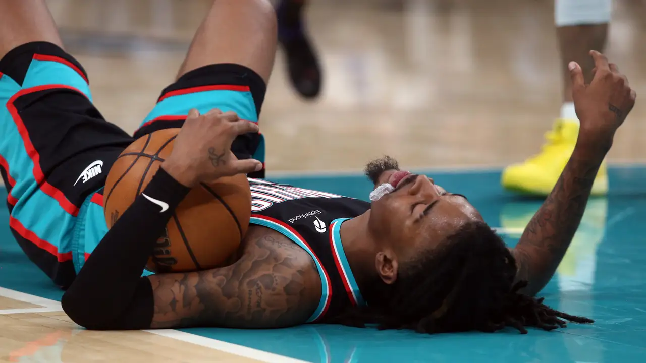 Ja Morant la lía