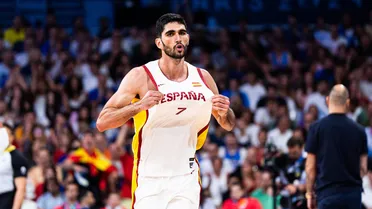 El verano de Santi Aldama con España de baloncesto