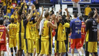 El Iberostar Tenerife logra una épica victoria ante el UCAM Murcia por un punto