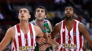 Unicaja peleó pero no pudo con el muro de Olympiacos (80-75)