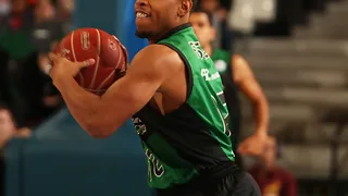 La Penya arrolla a un Estudiantes que echó en falta la mejor versión de Carl English (96-75)