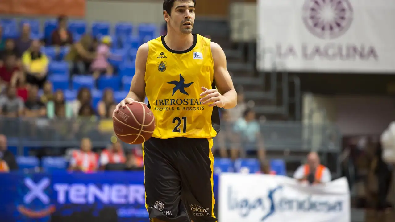Saúl Blanco, dos temporadas más en Iberostar Tenerife
