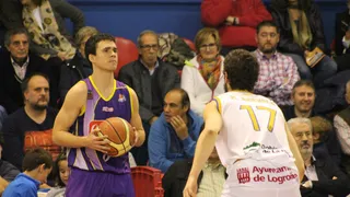 Emoción, sonrisas y lágrimas. Garrett valora ¡40! en el triunfo del Amics en Lugo