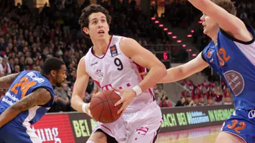 Angelo Caloiaro cierra el juego interior de un ilusionante Río Natura Monbus Obradoiro