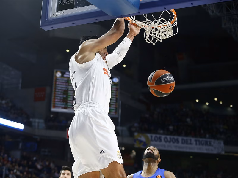 Gustavo Ayón y Rudy Fernández lideran la “tormenta perfecta” ante Maccabi (91-79)