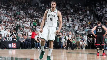 “SuperLópez” da el primer punto de las Finales del Este a los Bucks (100-108)