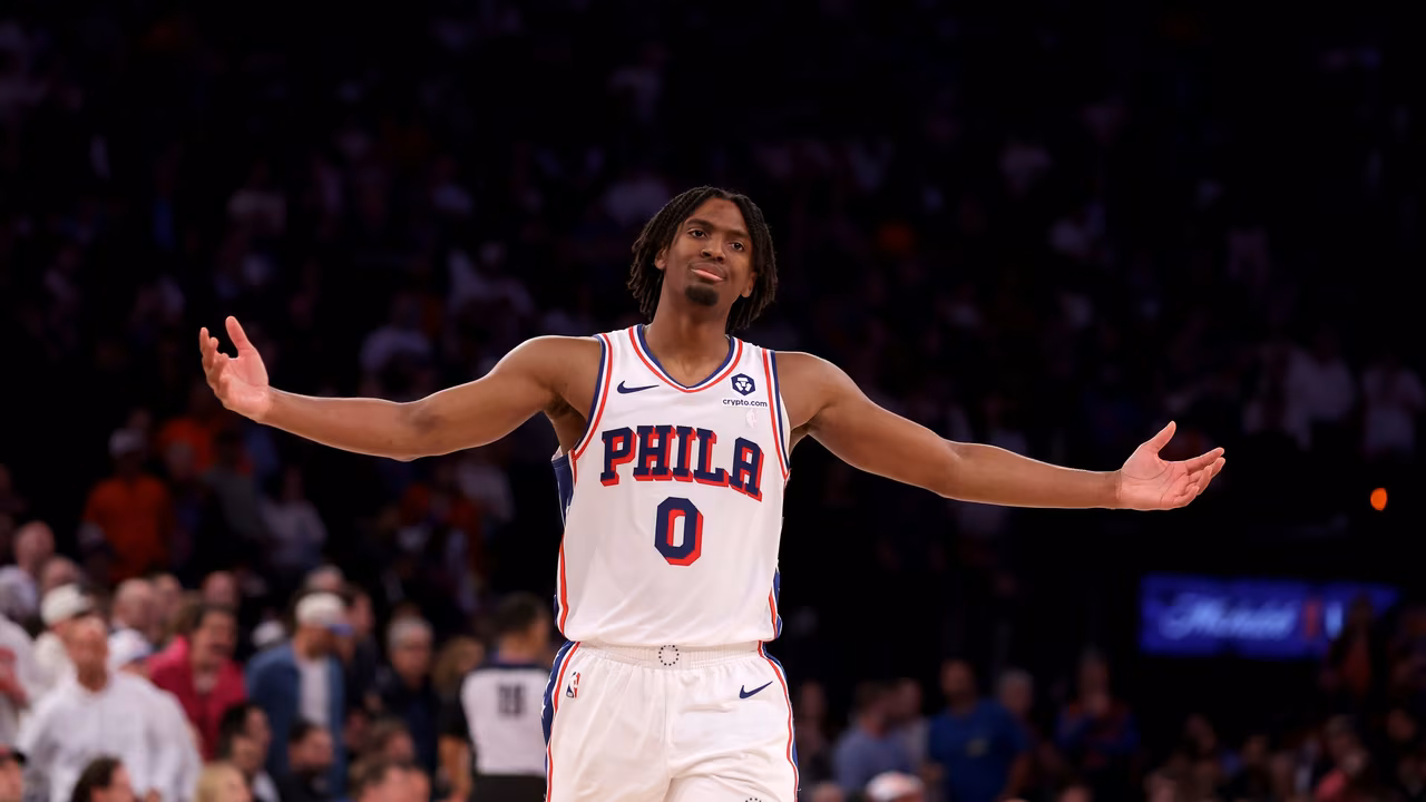 Tyrese Maxey se disfraza de Tracy McGrady: ¡siete puntos en 30 segundos!