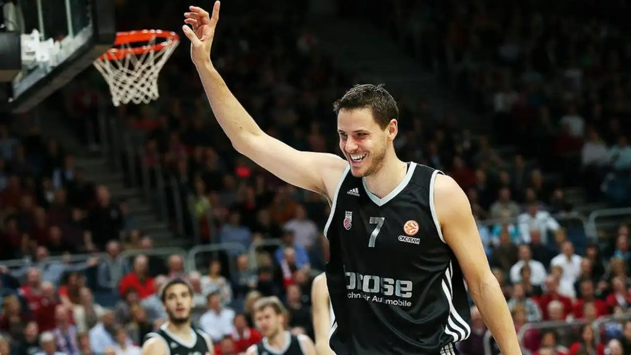 Tras la espantada de Bjelica, Bostjan Nachbar será el 4 del FC Barcelona