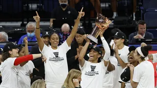 Gray, Plum y Wilson lideran la victoria de Aces en la Commissioner’s Cup de la WNBA