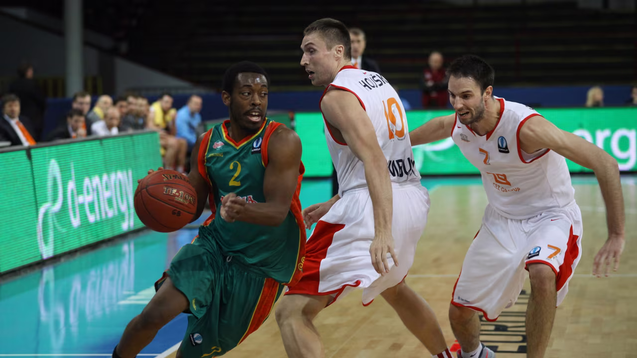 Sevilla aprovecha para foguear a Balvin, Thames y Gallardo ante el Nymburk (91-82)