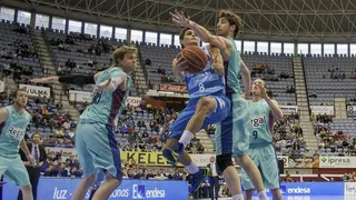 Lorbek deja una derrota con sabor a victoria en Donosti (89-90)