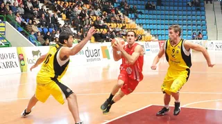 Romà Bas, en la órbita de Menorca Básquet