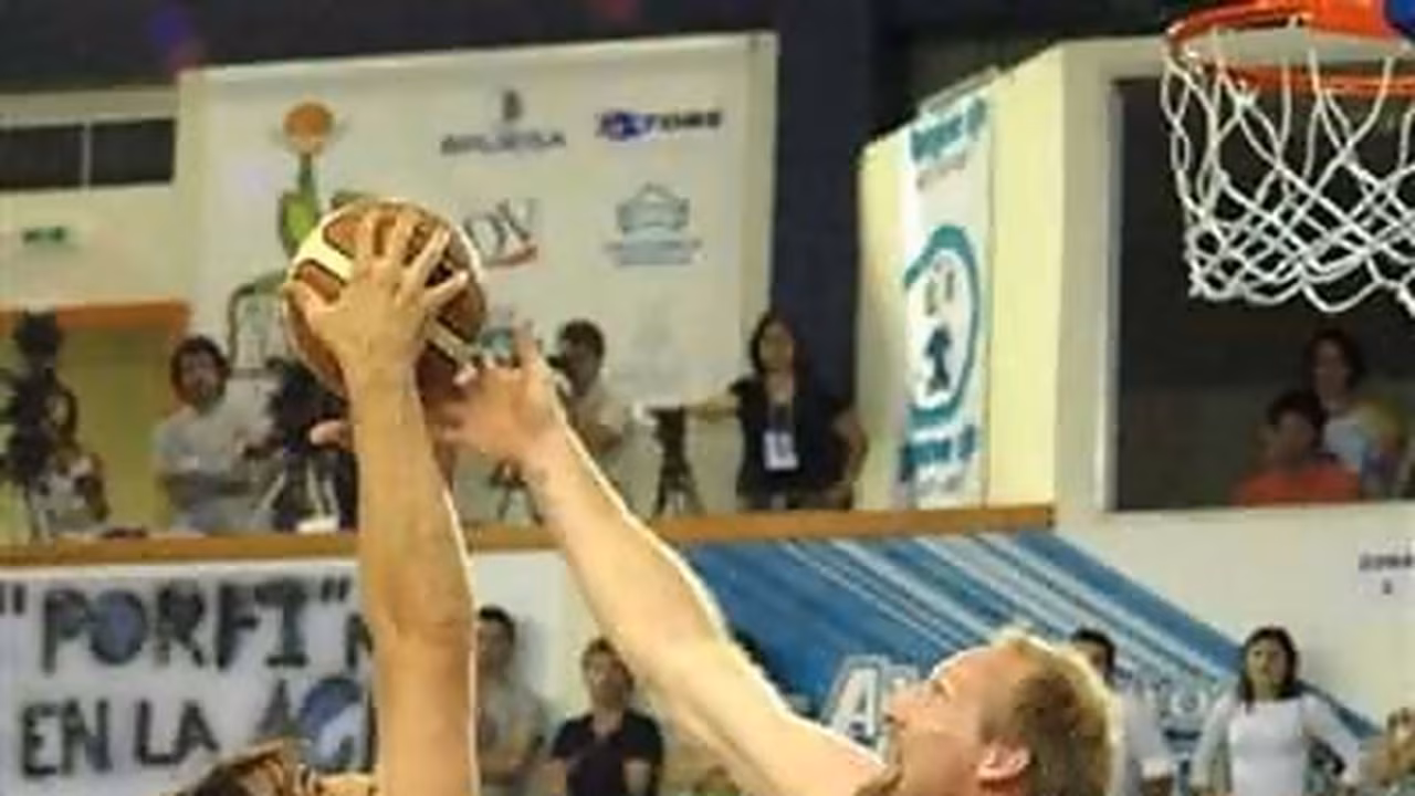 Mike Higgins se lesiona en Zaragoza y UB La Palma descarta a English
