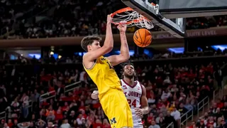 El trío de Michigan que puede lanzar la carrera de Aday Mara al siguiente nivel